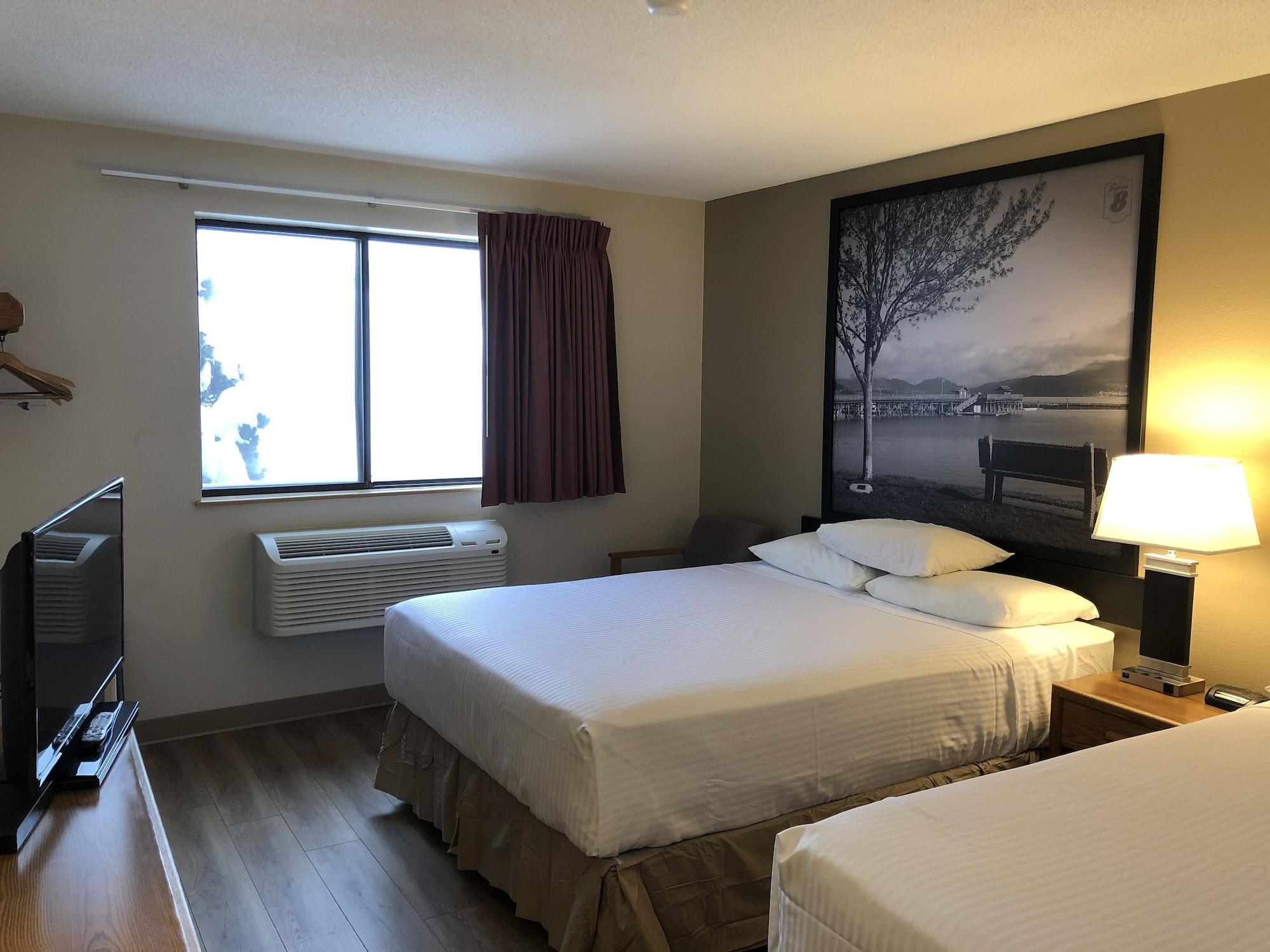 Super 8 By Wyndham Salmon Arm Exterior foto