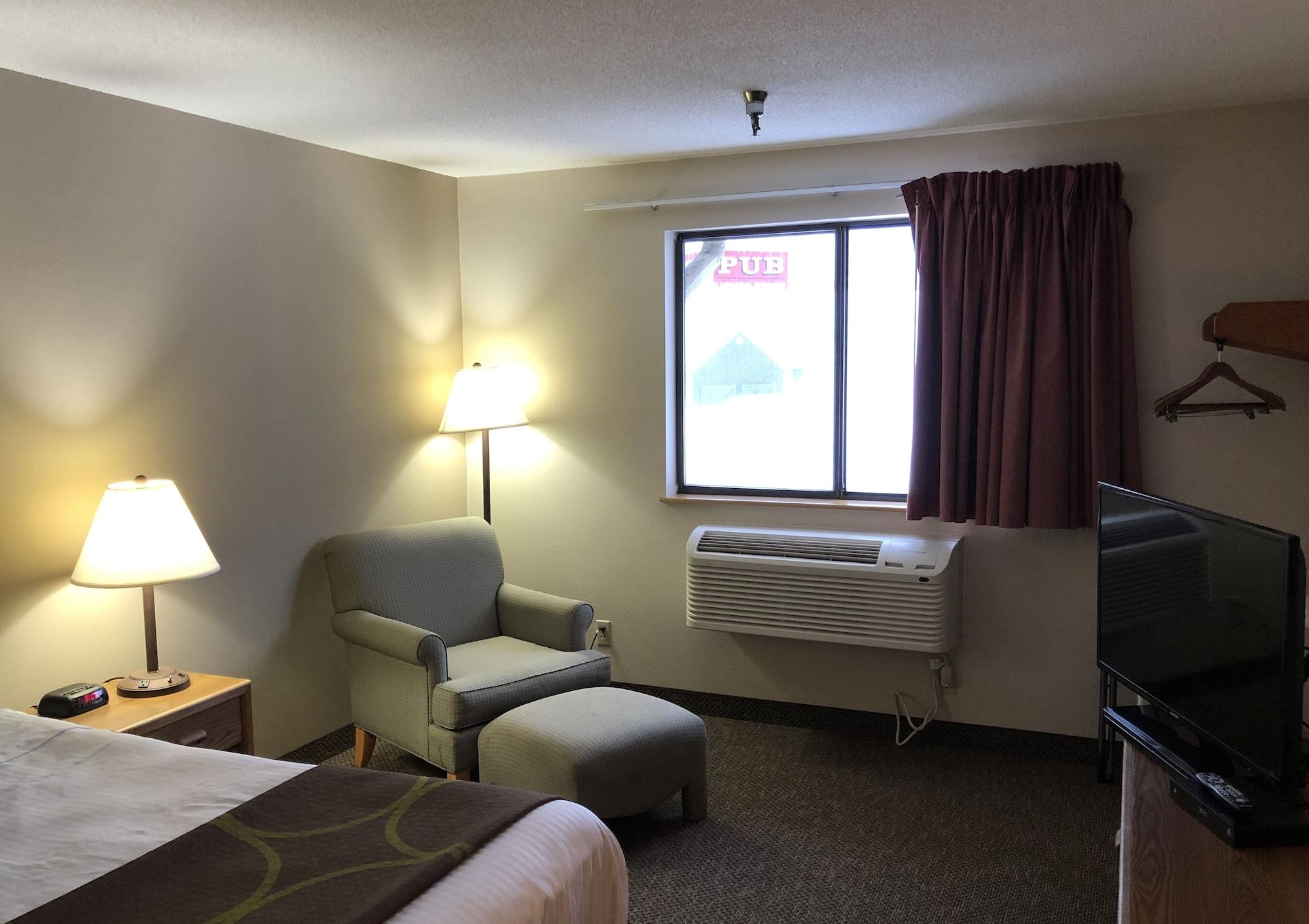 Super 8 By Wyndham Salmon Arm Exterior foto