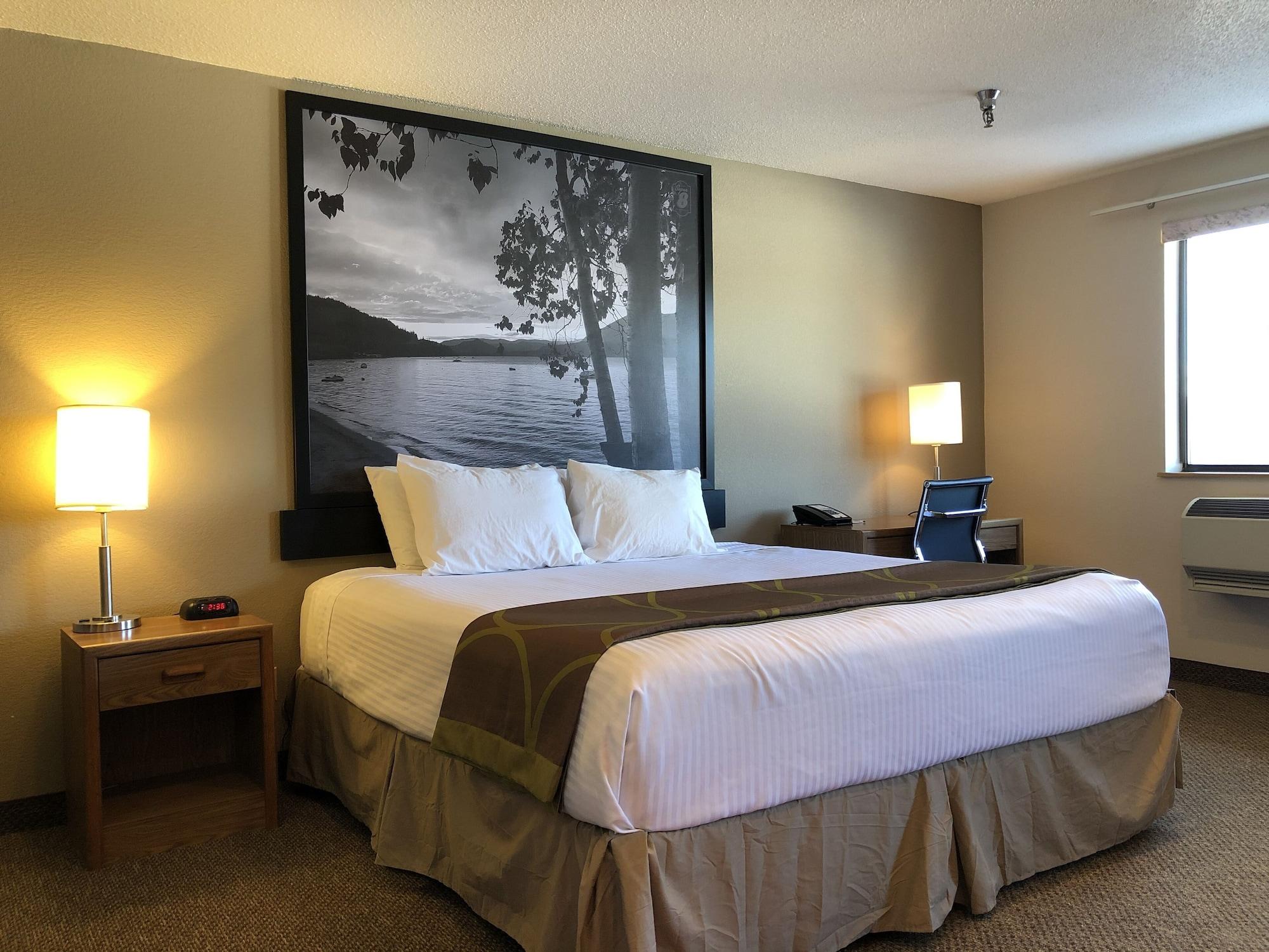Super 8 By Wyndham Salmon Arm Exterior foto