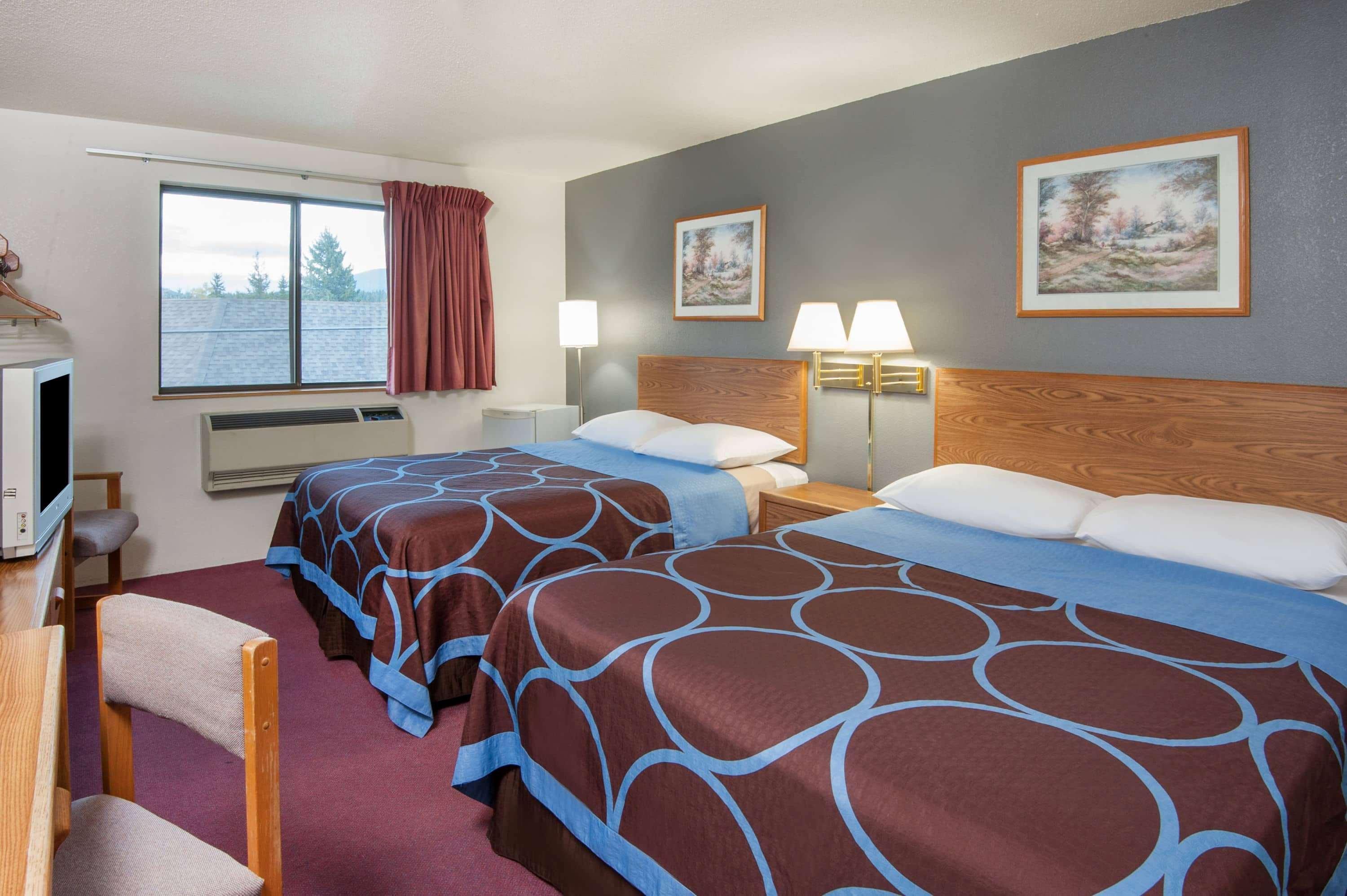 Super 8 By Wyndham Salmon Arm Exterior foto